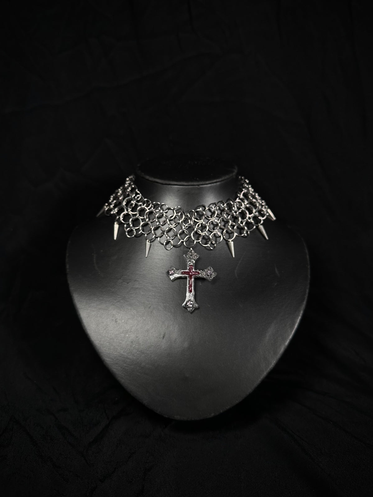 Collier “Bloody Cross”