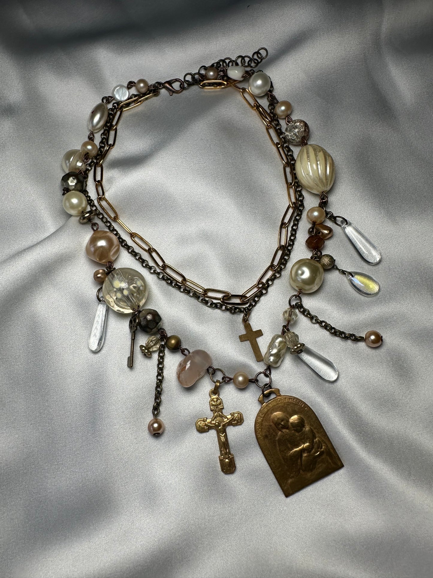 Collier “Salve Regina”