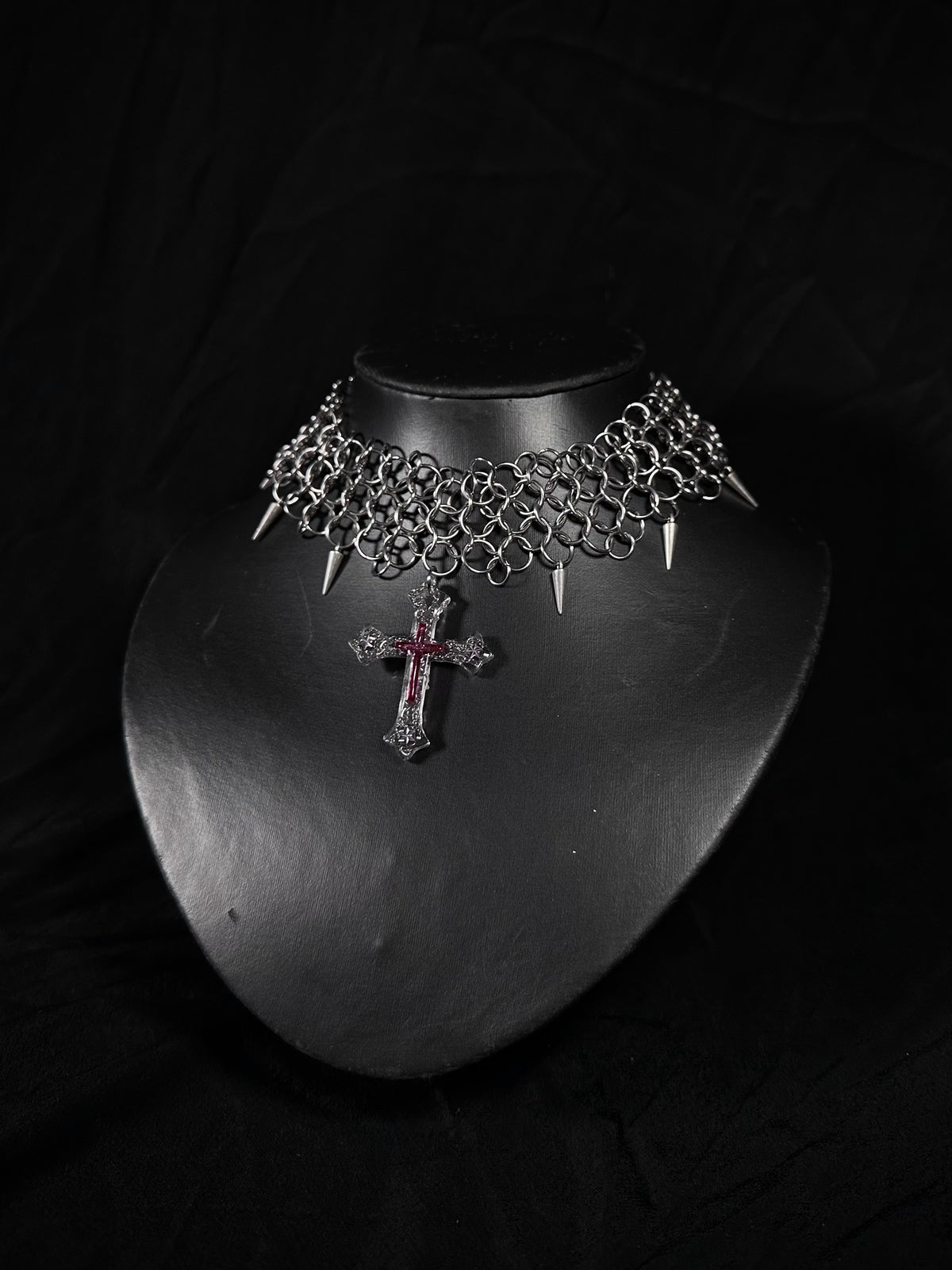 Collier “Bloody Cross”
