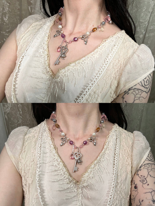 Collier “Tea Party”