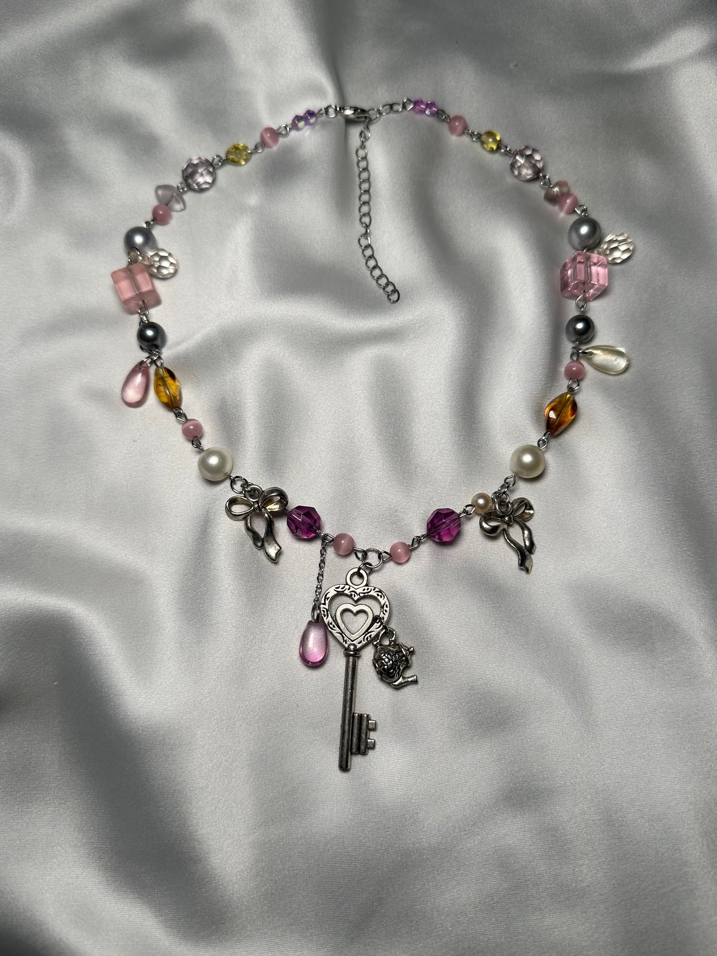 Collier “Tea Party”