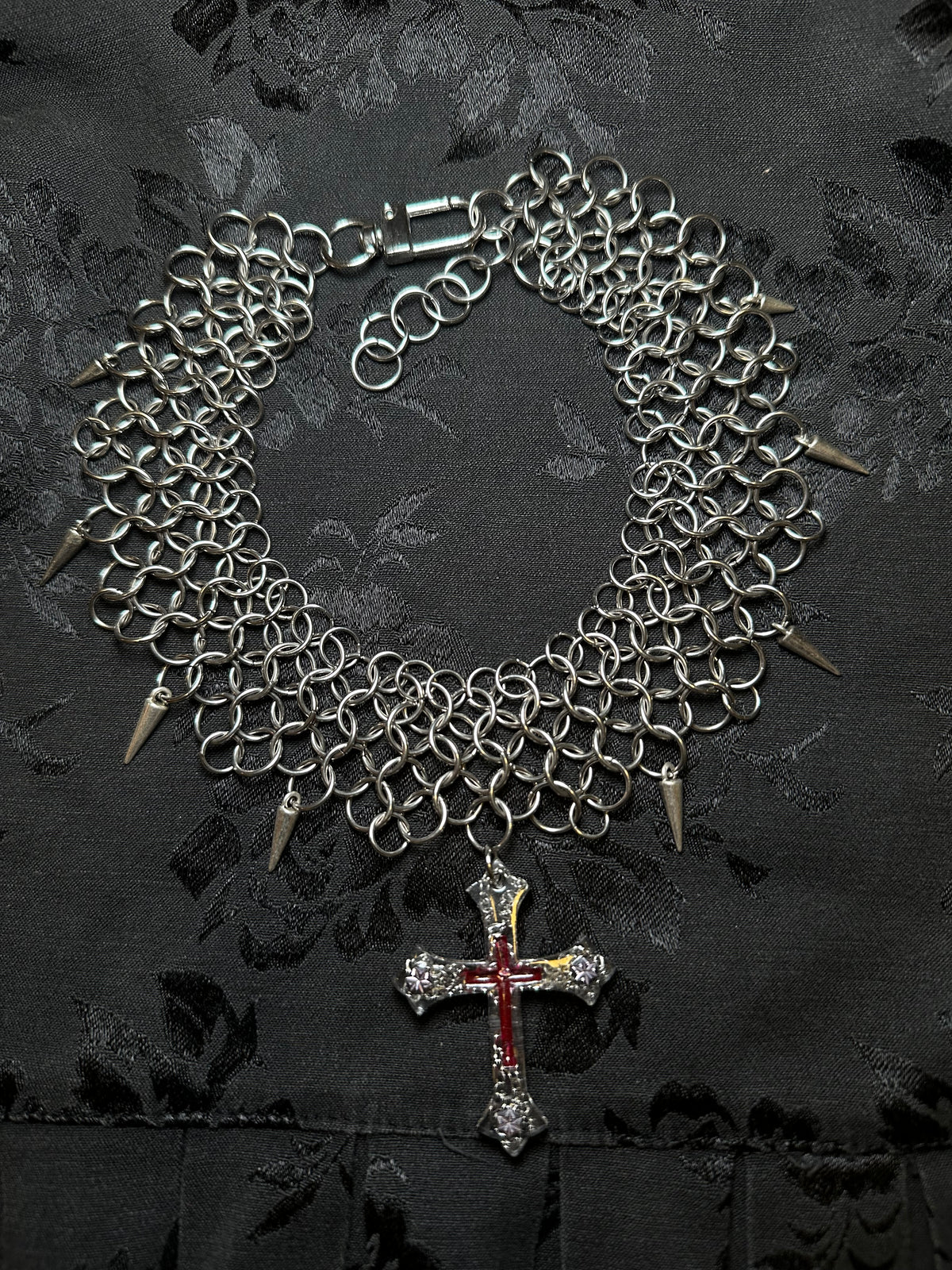 Collier “Bloody Cross”
