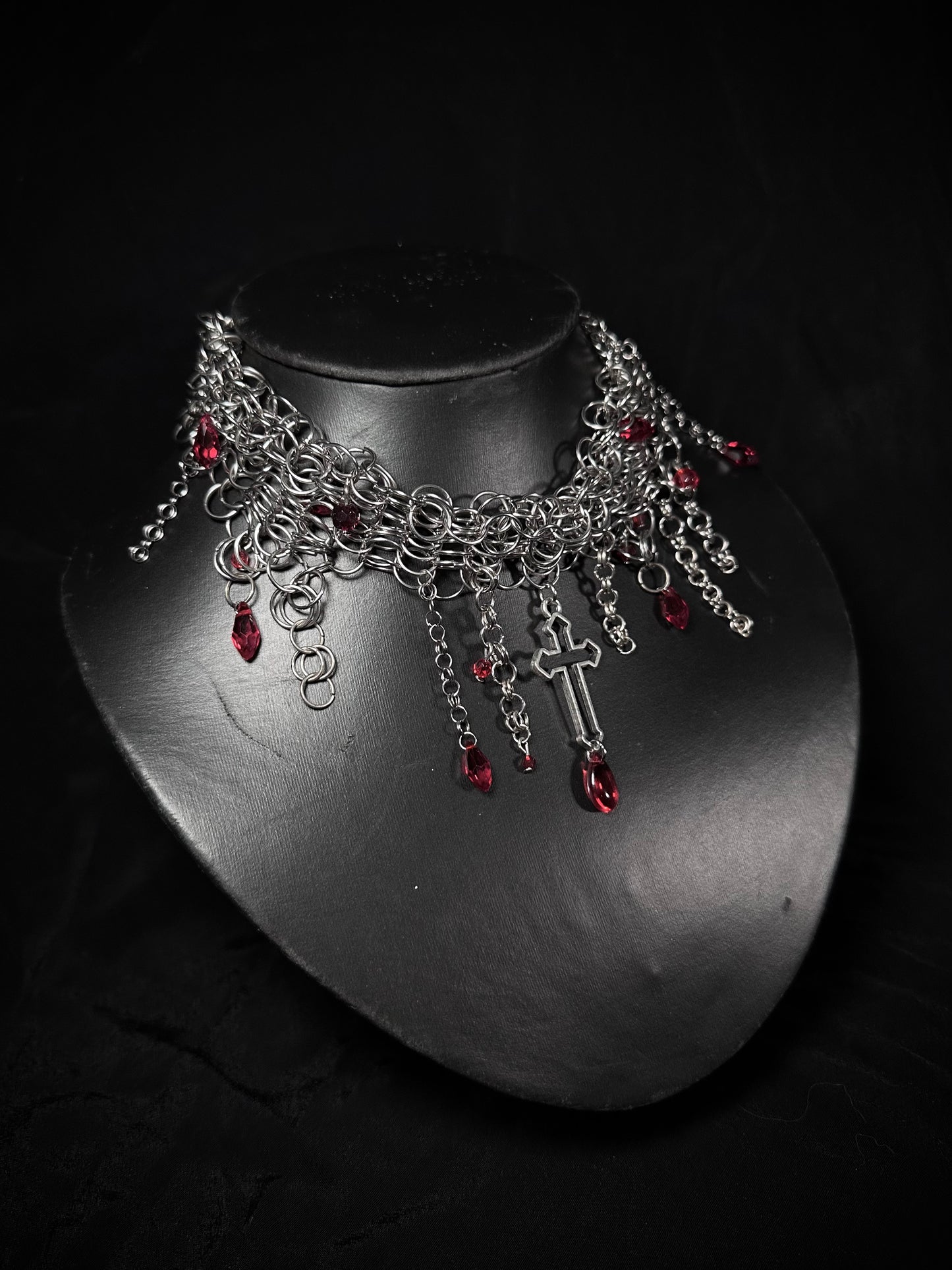 Chocker “Carmilla”