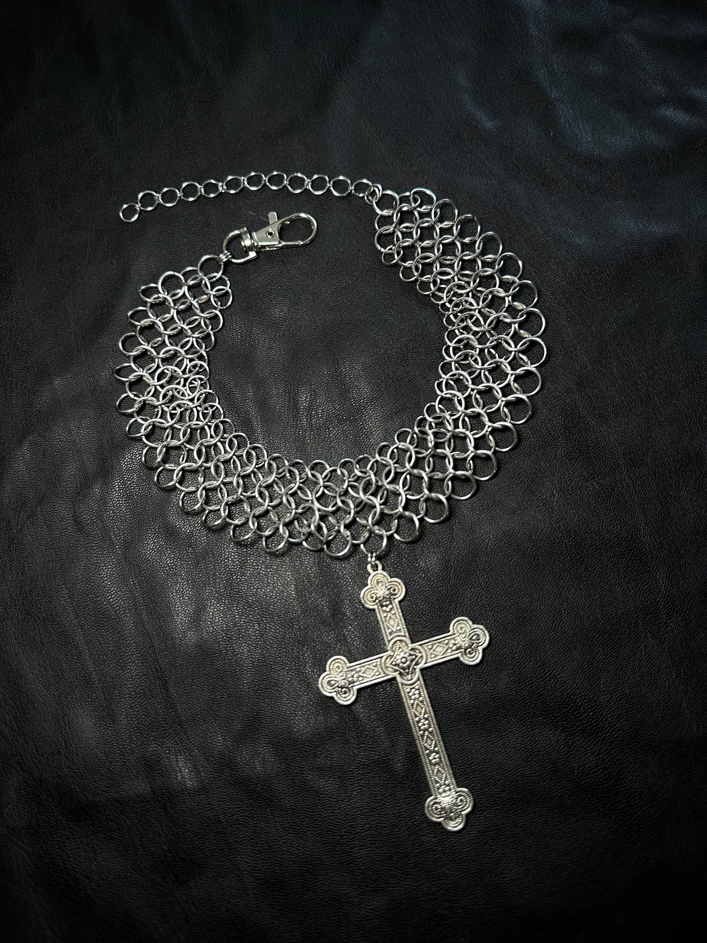 Chocker croix cotte de maille