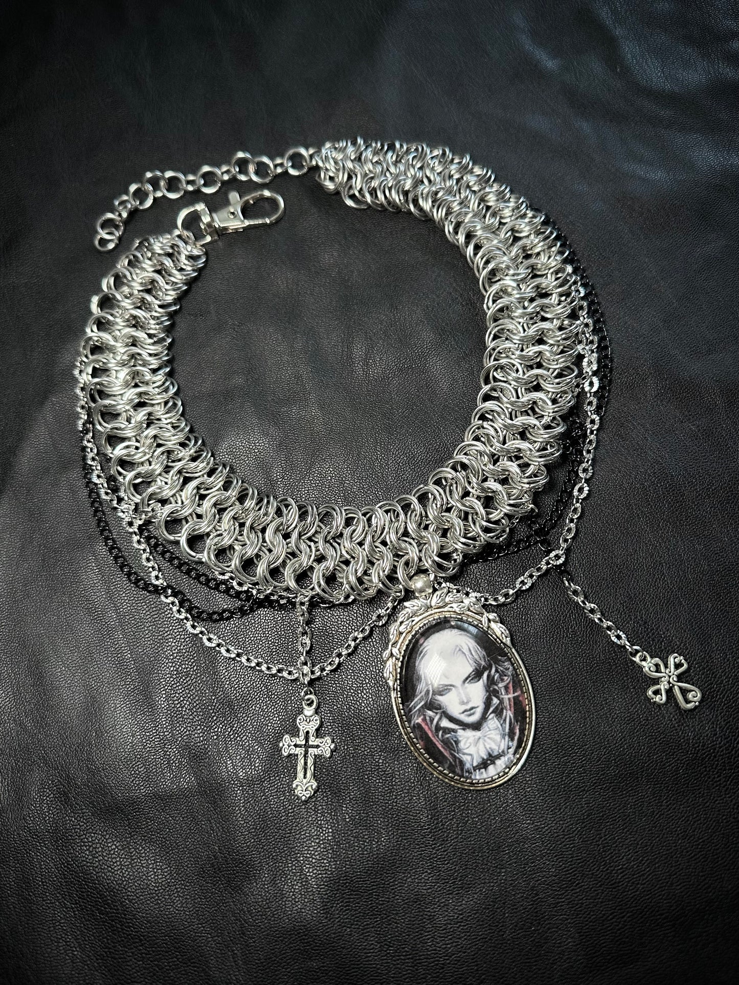 Collier “Alucard”