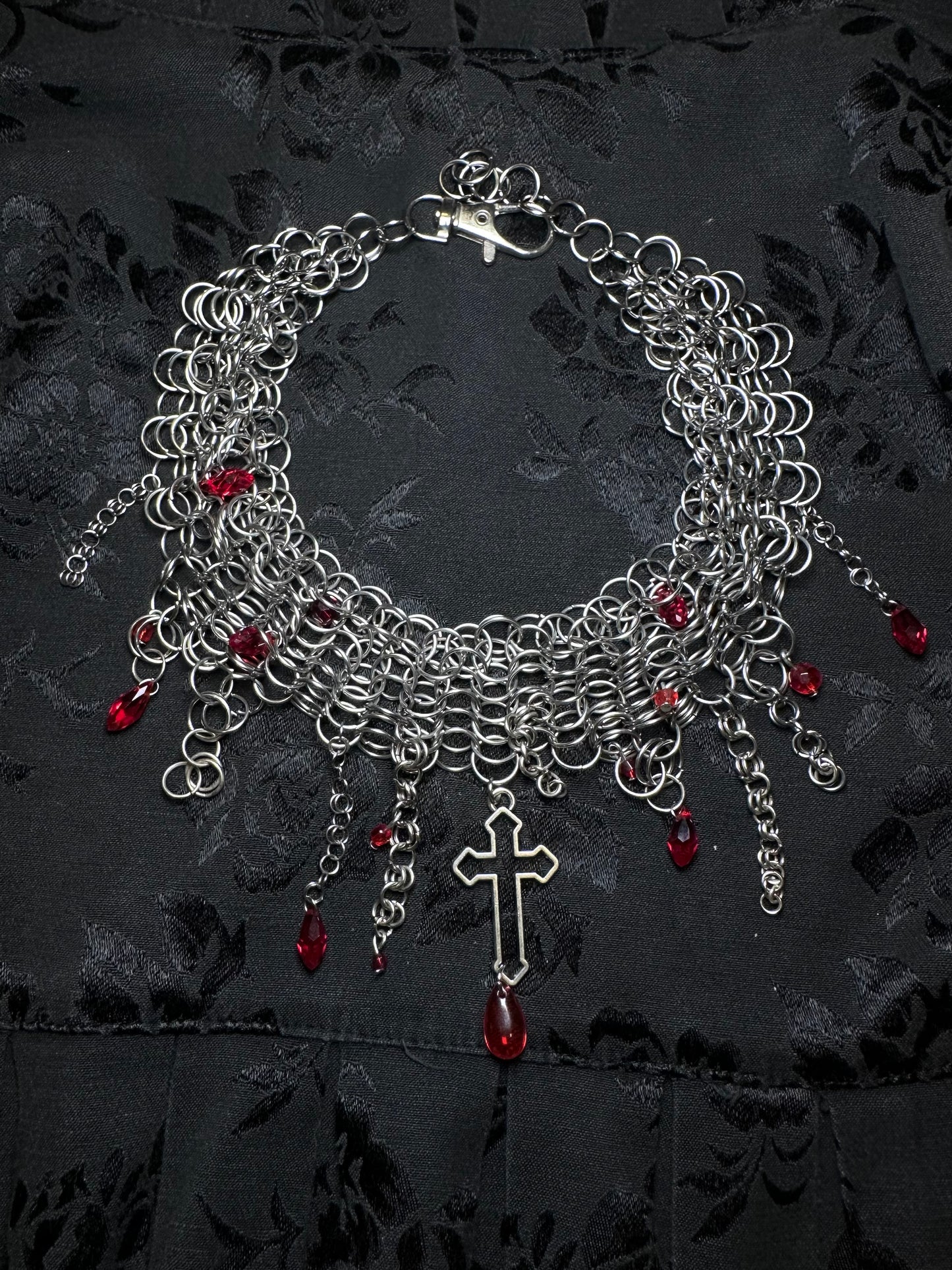 Chocker “Carmilla”