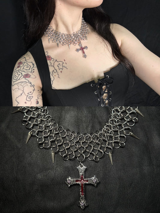 Collier “Bloody Cross”